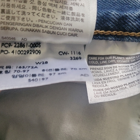 Levi's Raw Hem Jeans (28) - Picture 7 of 10